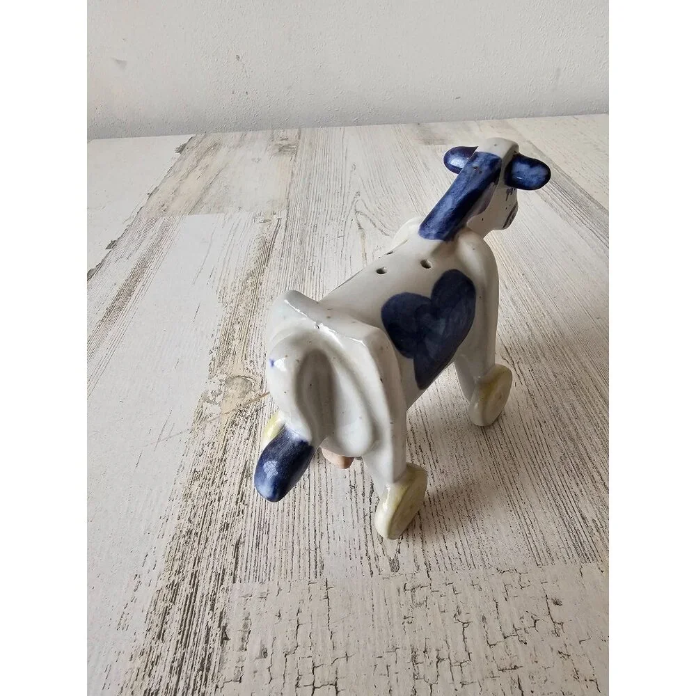 Vintage‎ Lewisville pottery Cow salt shaker pottery vintage